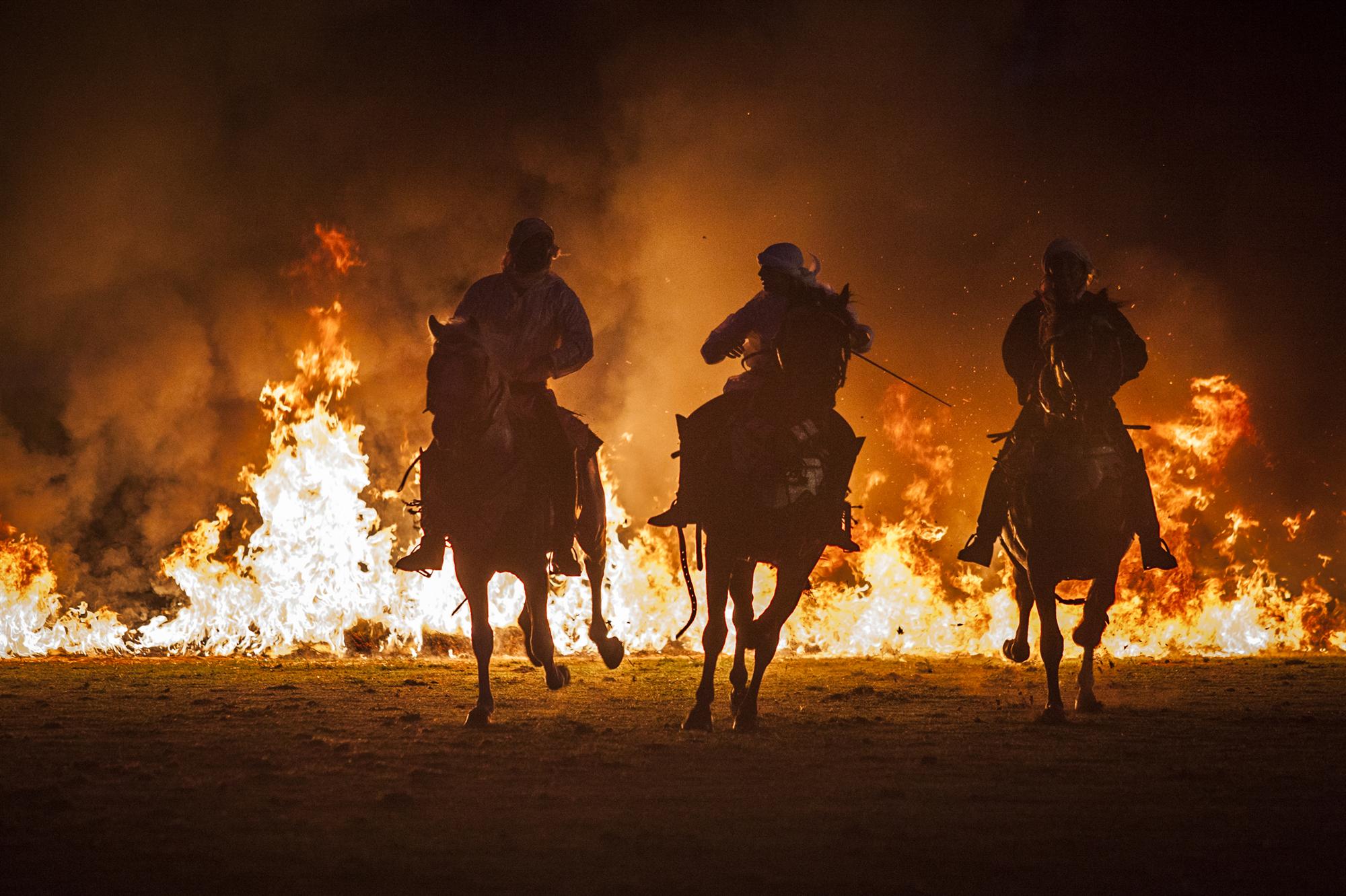 Spectacle Fantasia - Cavaliers Voltigeurs de France - BMW Polo Masters  Night St Tropez-Gassin 2013 - Morgane Delfosse.15
